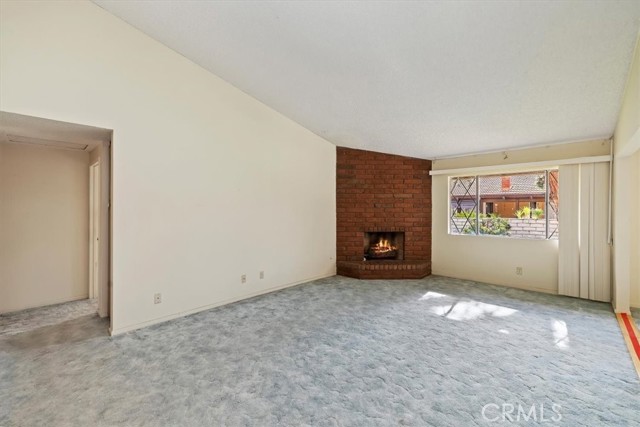 Detail Gallery Image 5 of 23 For 1825 Flame Tree Way, Hemet,  CA 92545 - 3 Beds | 2 Baths