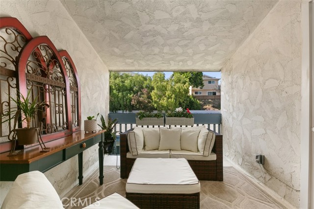 802 Camino Real, Redondo Beach, California 90277, 3 Bedrooms Bedrooms, ,2 BathroomsBathrooms,Residential,Sold,Camino Real,OC22093224