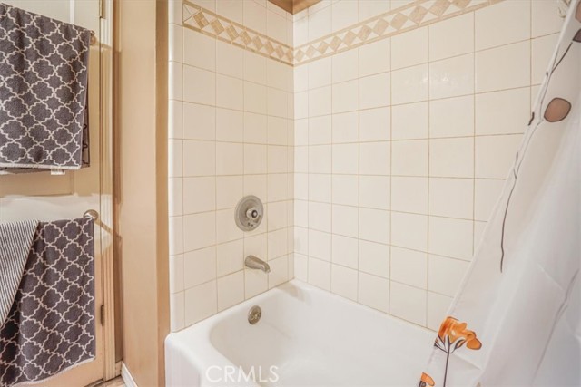 2923 Ashmont Avenue, Arcadia CA: https://media.crmls.org/medias/e219d74f-0905-4f86-a0d0-4d883c051a61.jpg