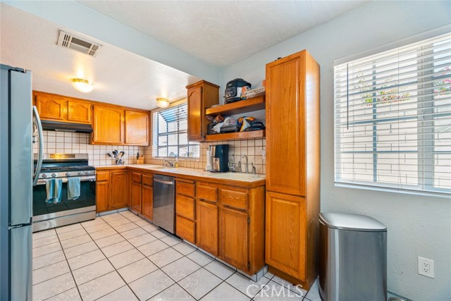 Detail Gallery Image 3 of 37 For 22175 De Berry St, Grand Terrace,  CA 92313 - 3 Beds | 2 Baths