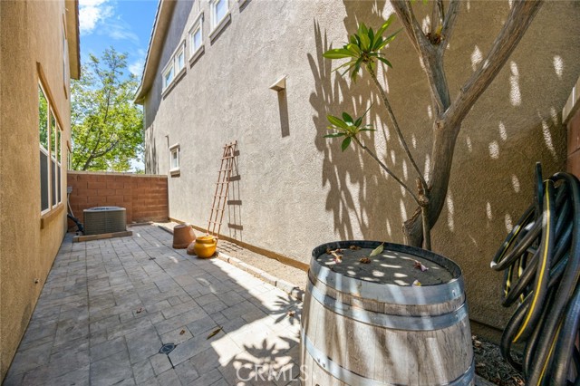 16059 Nature Trail, Chino CA: https://media.crmls.org/medias/e21ab20d-63f1-4ec6-aed8-2556503804e3.jpg
