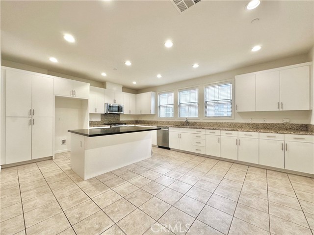 Detail Gallery Image 7 of 29 For 21042 Cornerstone, Walnut,  CA 91789 - 4 Beds | 3/1 Baths