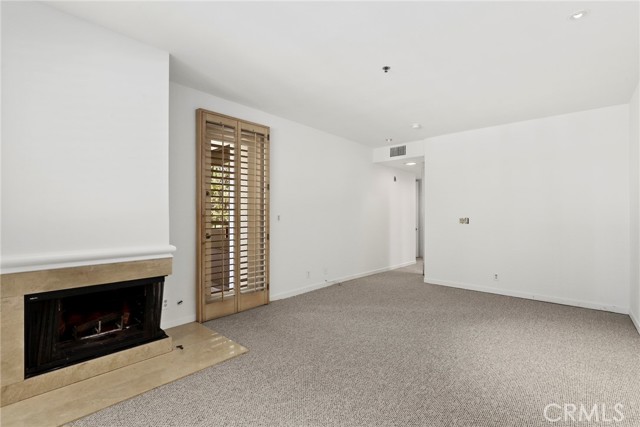 2122 Century Park Lane, Los Angeles CA: https://media.crmls.org/medias/e21bd14a-149c-4c74-b9b2-6a0a0b815de9.jpg