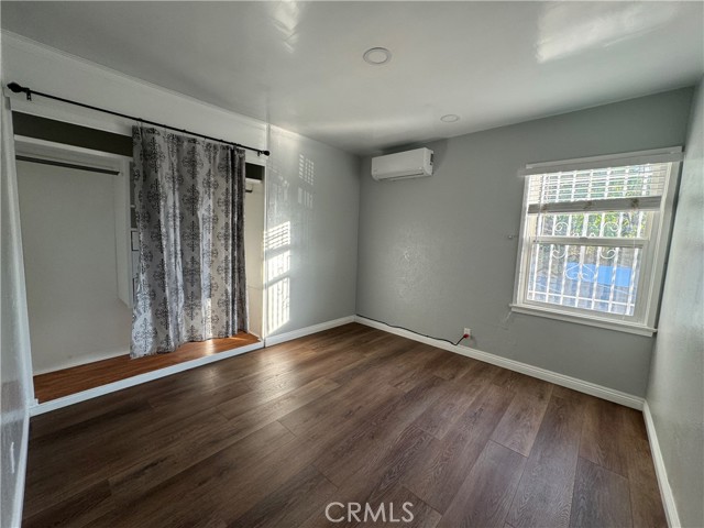 2404 N Eastern Avenue, Los Angeles CA: https://media.crmls.org/medias/e21be2cd-753d-420e-86e4-e647904cec15.jpg