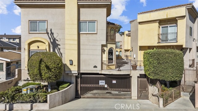 Detail Gallery Image 5 of 46 For 6939 Greeley St #101,  Tujunga,  CA 91042 - 3 Beds | 2 Baths