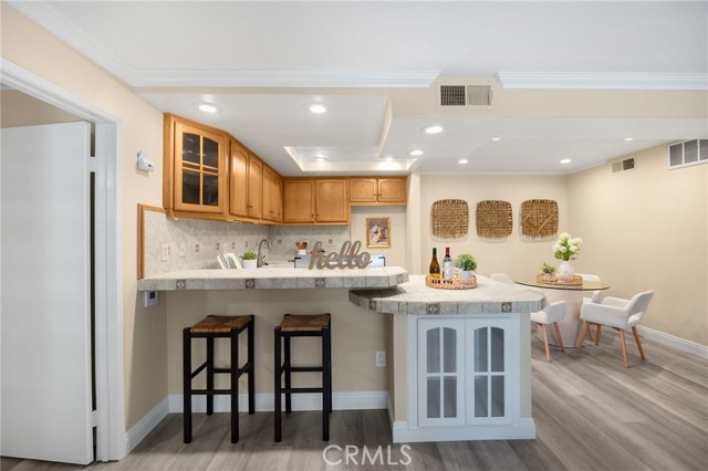 Detail Gallery Image 4 of 34 For 3020 Associated Rd #110,  Fullerton,  CA 92835 - 2 Beds | 2 Baths