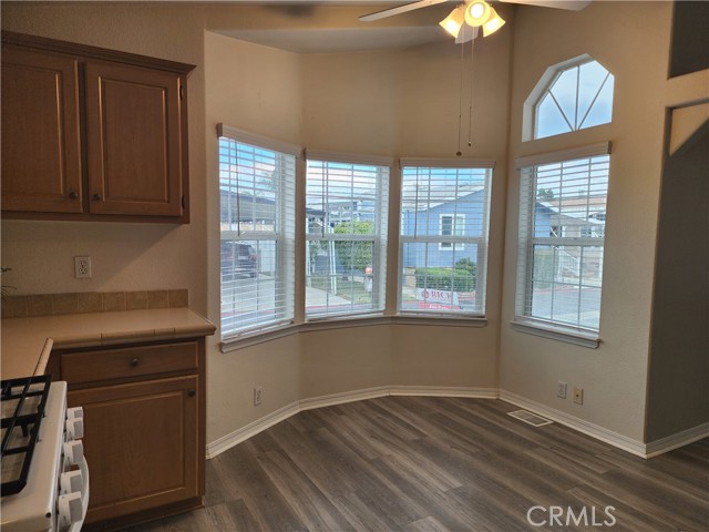 9850 Garfield Avenue, Huntington Beach CA: https://media.crmls.org/medias/e21ce339-2e2a-4f66-850a-889386503104.jpg