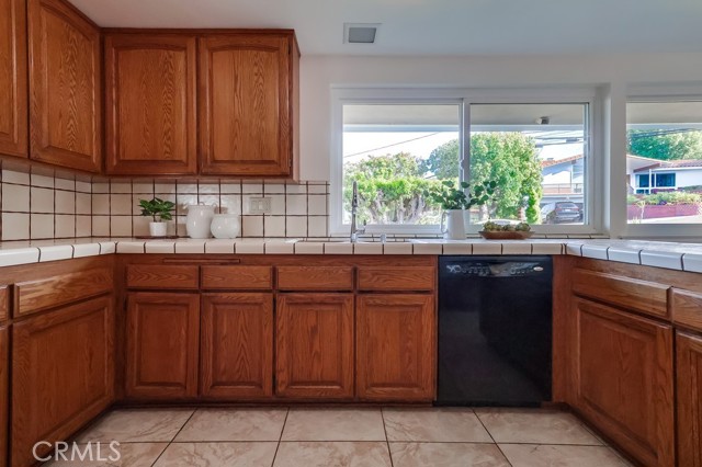 6609 Via Canada, Rancho Palos Verdes CA: https://media.crmls.org/medias/e21d5e48-a622-44db-a8e4-9afebbc84b57.jpg
