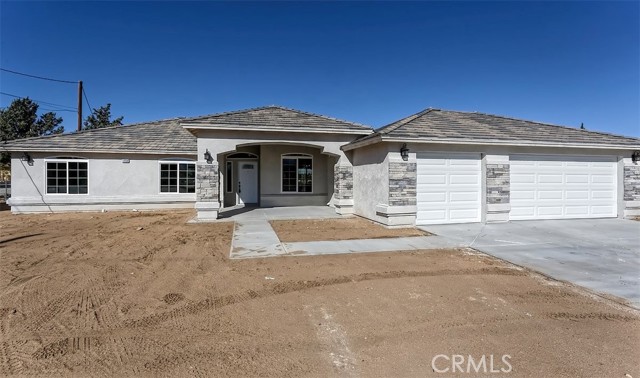 Detail Gallery Image 1 of 29 For 10399 Fifth Ave, Hesperia,  CA 92345 - 4 Beds | 2/1 Baths