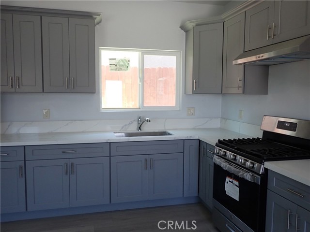 Detail Gallery Image 5 of 13 For 1738 S Varna #C,  Anaheim,  CA 92804 - 2 Beds | 2 Baths