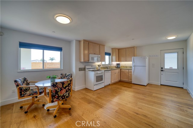 375 El Portal Drive, Pismo Beach CA: https://media.crmls.org/medias/e21dd211-1c42-41bd-bd05-b6ff1715ce1f.jpg
