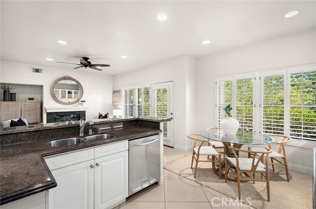 52 Anjou, Newport Coast CA: https://media.crmls.org/medias/e21e8066-2d0d-4231-90ea-1a0c155ea8a7.jpg