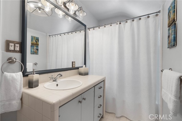 11818 Laurel Hills Road, Studio City CA: https://media.crmls.org/medias/e21e8bb5-f61c-44b9-b750-fcda6cbf8ac1.jpg