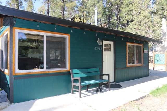 Detail Gallery Image 1 of 28 For 42584 Cougar Rd, Big Bear Lake,  CA 92315 - 1 Beds | 1 Baths