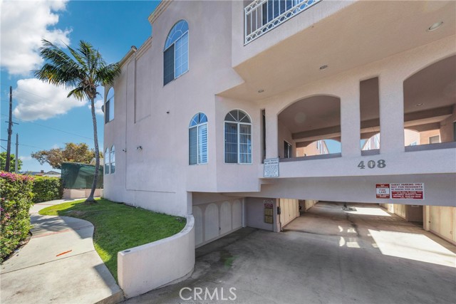408 W Queen Street, Inglewood CA: https://media.crmls.org/medias/e22055f8-b34a-4b64-978d-f0714f5ddf0b.jpg