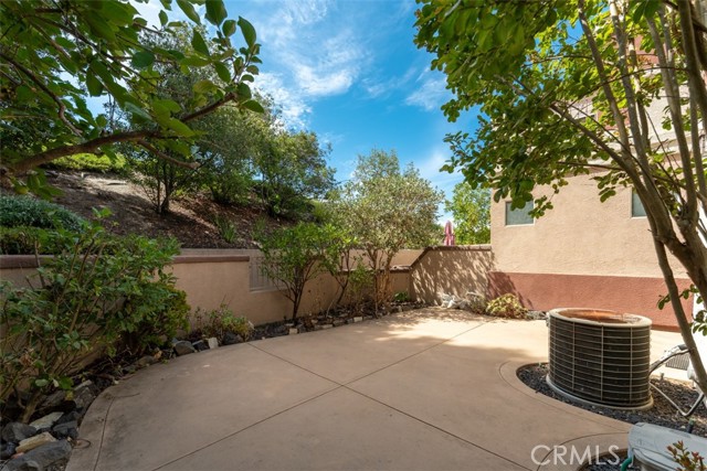 28 Mission Court, Lake Forest CA: https://media.crmls.org/medias/e220bcbf-80a9-47dc-98f9-3084f8f4030d.jpg