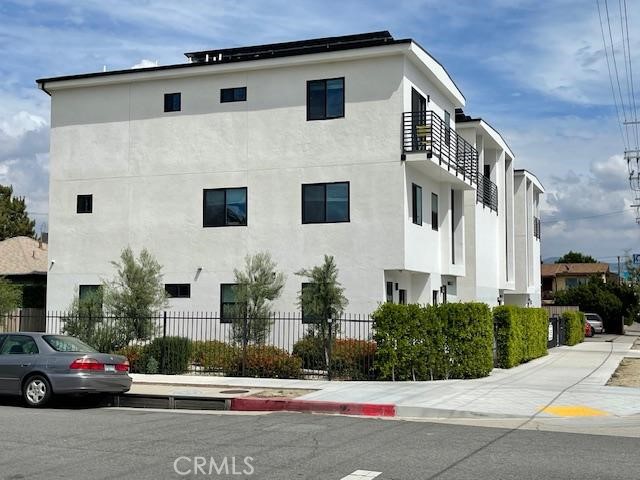 Image 3 of 21 For 11451 Victory Boulevard