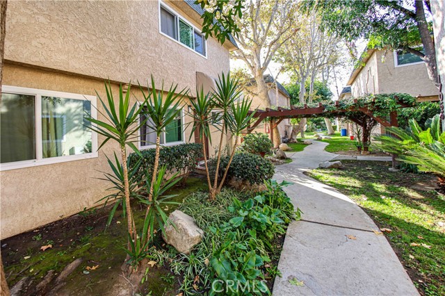 Detail Gallery Image 27 of 34 For 17053 Roscoe Bld #1,  Northridge,  CA 91325 - 2 Beds | 2 Baths