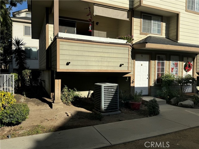 Detail Gallery Image 2 of 42 For 11150 Glenoaks Bld #51,  Pacoima,  CA 91331 - 3 Beds | 2 Baths