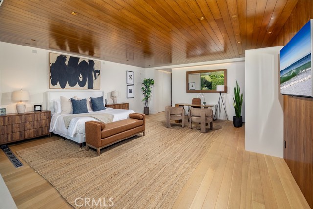2538 Monaco Drive, Laguna Beach CA: https://media.crmls.org/medias/e2214460-bdea-4e09-81c7-06a15879cd52.jpg