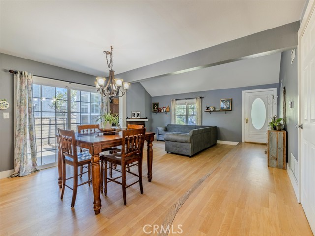 Detail Gallery Image 4 of 22 For 23209 via Barra, Valencia,  CA 91355 - 4 Beds | 3 Baths