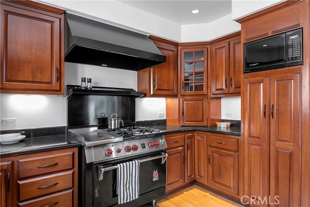 225 27th Street, Manhattan Beach, California 90266, 4 Bedrooms Bedrooms, ,2 BathroomsBathrooms,Residential,Sold,27th,SB21159136