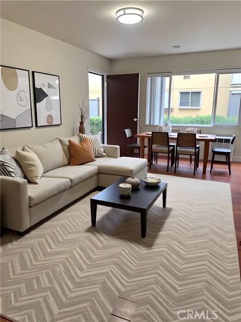 127 S Oxford Avenue, Los Angeles CA: https://media.crmls.org/medias/e2224ff1-e7ea-4bc5-8d71-1ac6e13ac79b.jpg