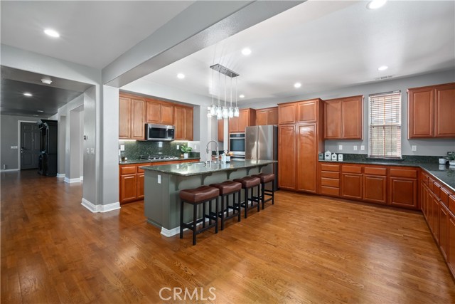 221 Silver Oak Drive, Paso Robles CA: https://media.crmls.org/medias/e222dc0e-0d87-4c84-b861-a280ac57fc87.jpg