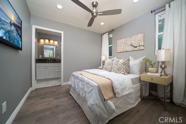 26 Upland, Irvine CA: https://media.crmls.org/medias/e2230ce6-c665-4cbc-82da-be54f32ee33a.jpg