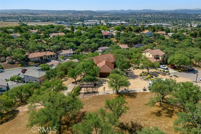 1150 Grassy Hollow Way, Paso Robles CA: https://media.crmls.org/medias/e2238fe0-92ae-407b-9091-c83f44e87df5.jpg
