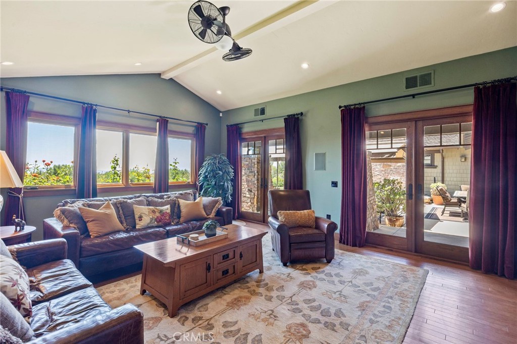 E223b155 32ec 427f 93c8 54b21d366061