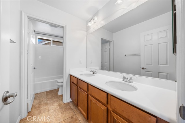 Detail Gallery Image 16 of 29 For 12430 Breeze Ln, Corona,  CA 91752 - 4 Beds | 3 Baths
