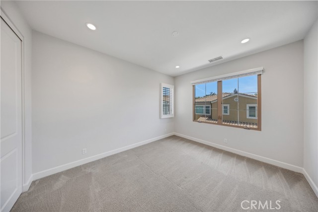 72 English Saddle, Irvine CA: https://media.crmls.org/medias/e224cbc3-0f57-4b4c-ab30-e7fd641a477c.jpg