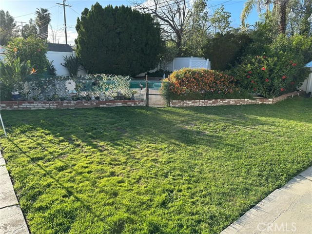 Detail Gallery Image 4 of 8 For 22901 Leonora Dr, Woodland Hills,  CA 91367 - 3 Beds | 1/1 Baths