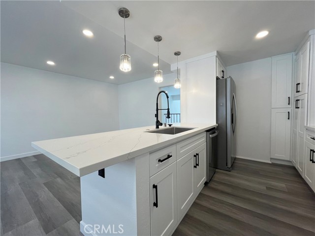 4640 Glencoe Avenue, Marina del Rey CA: https://media.crmls.org/medias/e225f60e-a4a5-48ee-92d7-3aa04017caa5.jpg
