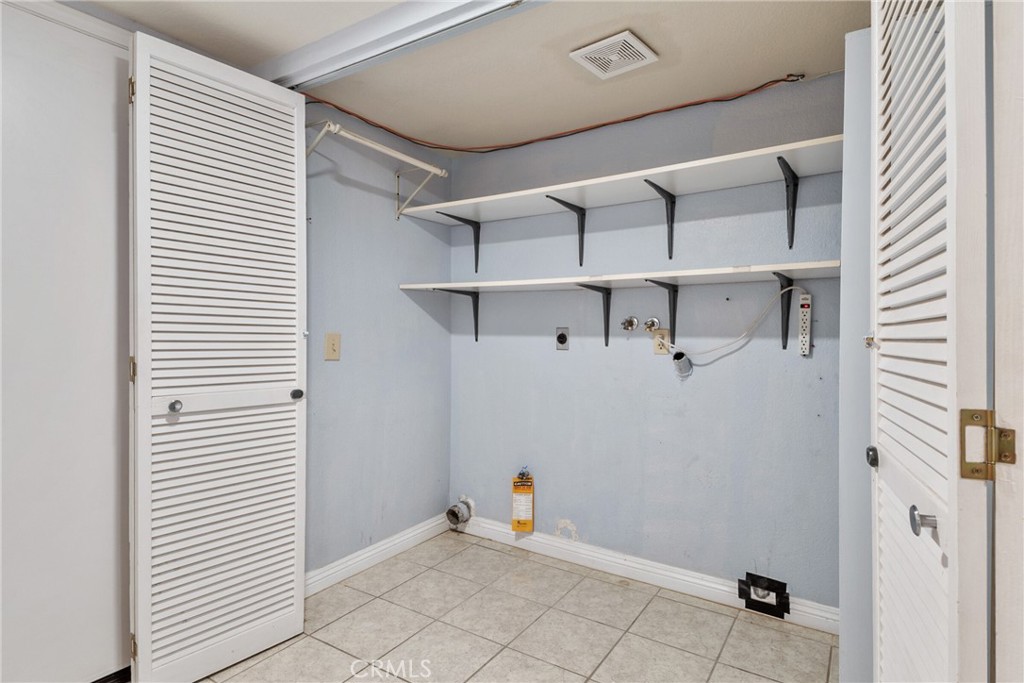 MLS #OC25106498 img 20