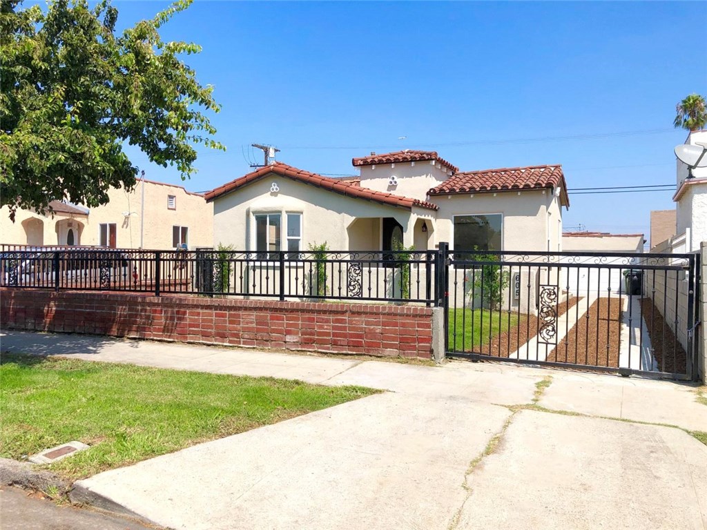 605 W 104th St, Los Angeles, CA 90044