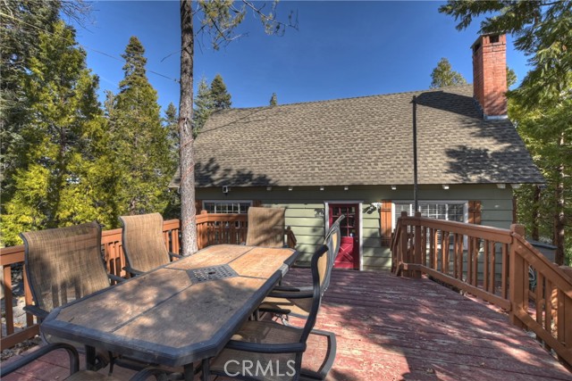28621 Shenandoah Drive, Lake Arrowhead CA: https://media.crmls.org/medias/e2270ef2-edca-4556-8927-47444ddd00ef.jpg