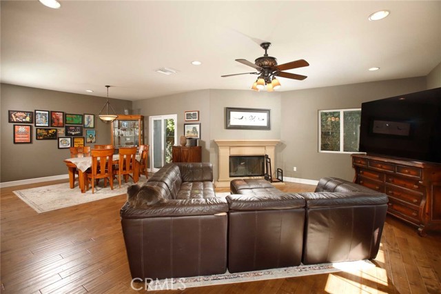 Detail Gallery Image 5 of 51 For 1595 E Avenida De Las Flores, Thousand Oaks,  CA 91362 - 4 Beds | 4/1 Baths