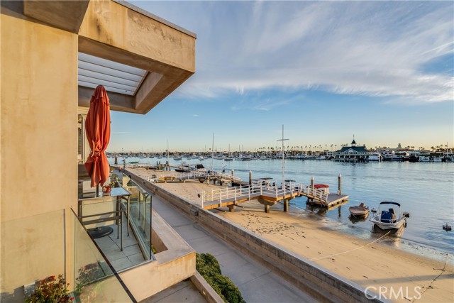 Detail Gallery Image 23 of 50 For 512 S Bay Front, Newport Beach,  CA 92662 - 3 Beds | 2/1 Baths