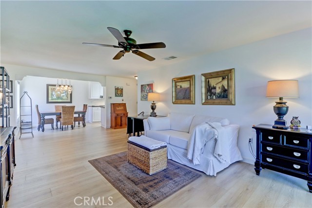 3205 Via Buena, Laguna Woods CA: https://media.crmls.org/medias/e227d992-f5e1-459d-881c-b8fb76df54e5.jpg