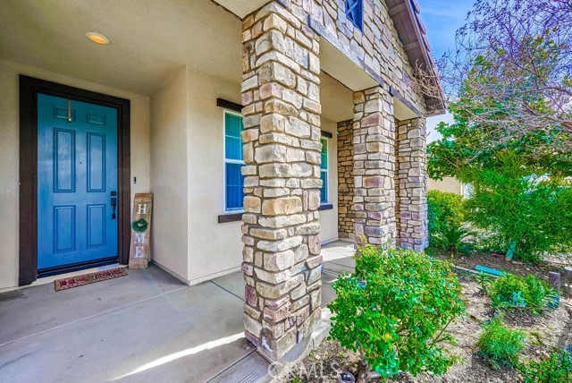 Detail Gallery Image 4 of 38 For 6850 Lucite Dr, Corona,  CA 92880 - 5 Beds | 3/1 Baths