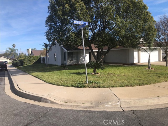 Detail Gallery Image 3 of 19 For 291 N Church, Rialto,  CA 92376 - 4 Beds | 2 Baths