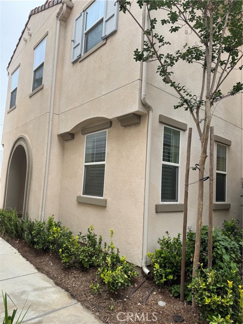 526 W Tribella Court, Santa Ana CA: https://media.crmls.org/medias/e229a5e2-0347-4374-897a-573337da5fcf.jpg