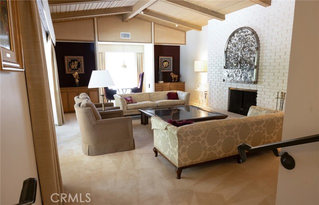 Detail Gallery Image 13 of 45 For 10781 Lindbrook Dr, Los Angeles,  CA 90024 - 4 Beds | 3/1 Baths