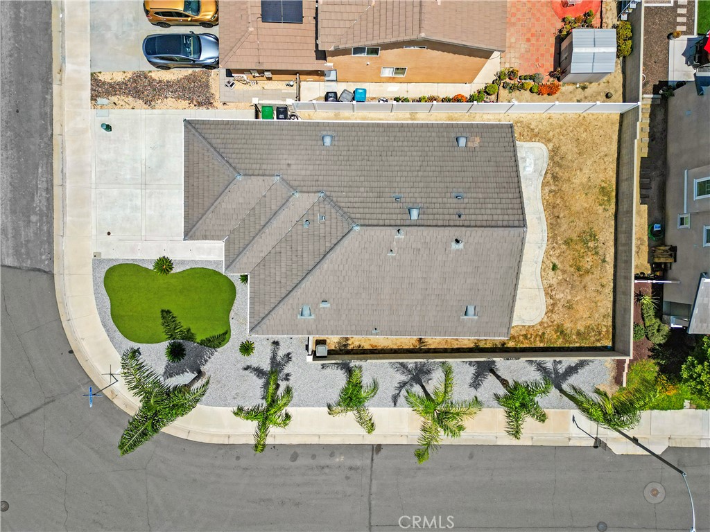 https://media.crmls.org/medias/e22a4fbc-51b1-40cf-b729-0d624fc859d1.jpg?preset=X-Large