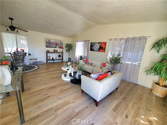 Detail Gallery Image 2 of 40 For 21621 Sandia Rd #50,  Apple Valley,  CA 92308 - 3 Beds | 2 Baths