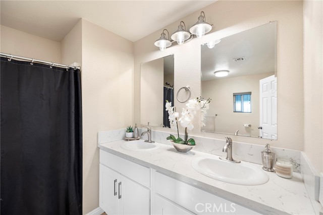 Detail Gallery Image 10 of 34 For 22615 via Santana, Nuevo,  CA 92567 - 3 Beds | 2 Baths