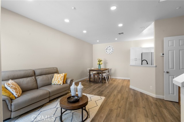 Detail Gallery Image 5 of 34 For 311 Falcon Creek, Irvine,  CA 92618 - 1 Beds | 1/1 Baths