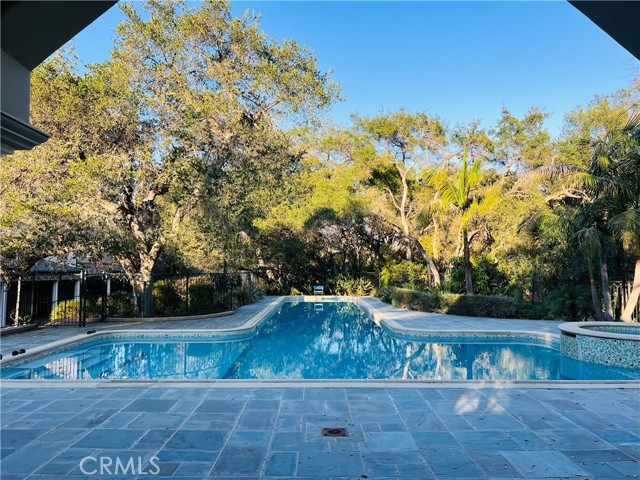 Detail Gallery Image 25 of 31 For 4110 Woodleigh Ln, La Canada Flintridge,  CA 91011 - 6 Beds | 8 Baths